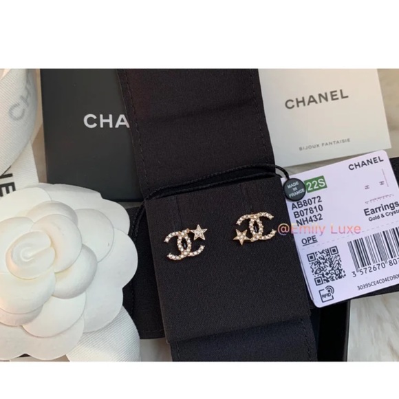 New Chanel CC stars crystals golden color stud earrings - Picture 8 of 12